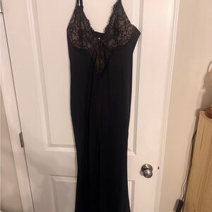 Elegant Black Lace Nightgown